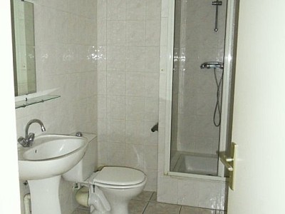 APPARTEMENT T2 A LOUER - ST ETIENNE PREFECTURE - 40 m2 - 400 &euro; charges comprises par mois