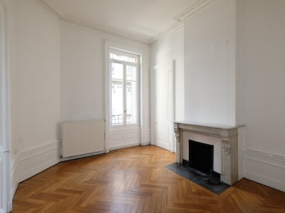 APPARTEMENT T2 A VENDRE - ST ETIENNE CENTRE VILLE - 53.51 m2 - 79000 €