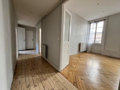 APPARTEMENT T2 A VENDRE - ST ETIENNE CENTRE VILLE - 64 m2 - 79000€