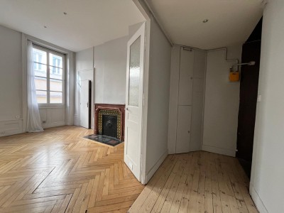 APPARTEMENT T2 A VENDRE - ST ETIENNE CENTRE VILLE - 64 m2 - 79000€