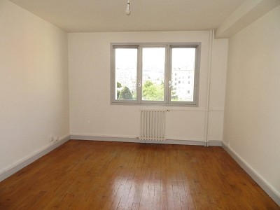 APPARTEMENT T2 - ST ETIENNE FACULTE / CENTRE DEUX - 44.5 m2 - VENDU