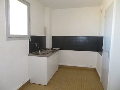 APPARTEMENT T2 - ST ETIENNE FACULTE / CENTRE DEUX - 44.5 m2 - VENDU