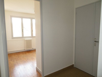 APPARTEMENT T2 - ST ETIENNE FACULTE / CENTRE DEUX - 44.5 m2 - VENDU