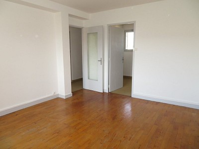 APPARTEMENT T2 - ST ETIENNE FACULTE / CENTRE DEUX - 44.5 m2 - VENDU