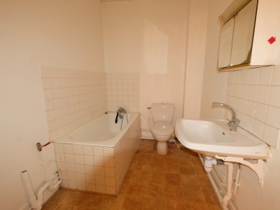 APPARTEMENT T2 - ST ETIENNE FACULTE / CENTRE DEUX - 42.55 m2 - VENDU
