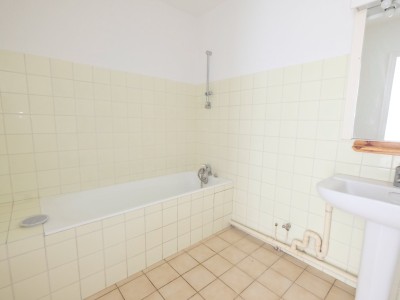 APPARTEMENT T2 - ST ETIENNE FACULTE / CENTRE DEUX - 51.81 m2 - VENDU