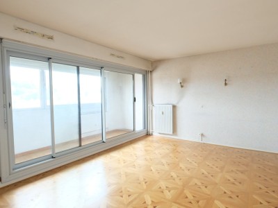 APPARTEMENT T2 A VENDRE - ST ETIENNE FACULTE / CENTRE DEUX - 55.72 m2 - 58000€