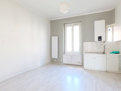 APPARTEMENT T2 A VENDRE - ST ETIENNE FACULTE / CENTRE DEUX - 61.9 m2 - 69000€