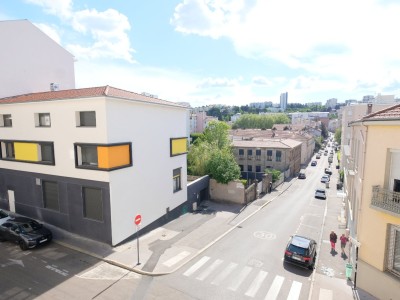 APPARTEMENT T2 A VENDRE - ST ETIENNE FACULTE / CENTRE DEUX - 61.9 m2 - 69000€