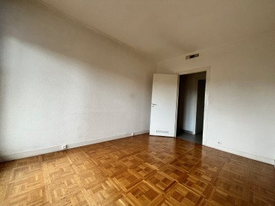 APPARTEMENT T2 A VENDRE - ST ETIENNE FAURIEL - 69.45 m2 - 60 000 €