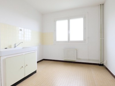 APPARTEMENT T2 A VENDRE - ST ETIENNE FAURIEL - 46.76 m2 - 59 000 €