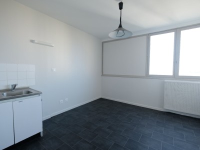 APPARTEMENT T2 A VENDRE - ST ETIENNE LA MTARE - 55,25 m2 - 59000 €