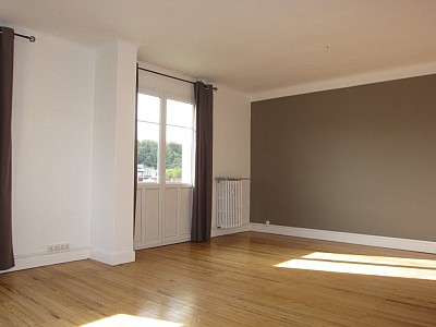APPARTEMENT T3 A LOUER - ST ETIENNE BADOUILLRE - 77 m2 - 715€ charges comprises par mois