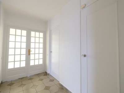 APPARTEMENT T3 A LOUER - ST ETIENNE BERGSON - 86.75 m2 - 860�&euro; charges comprises par mois