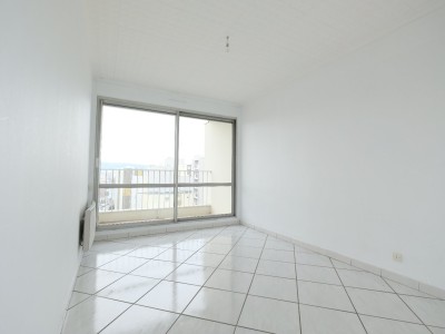 APPARTEMENT T3 A LOUER - ST ETIENNE BERGSON - 86.75 m2 - 860�&euro; charges comprises par mois