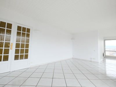 APPARTEMENT T3 A LOUER - ST ETIENNE BERGSON - 86.75 m2 - 860�&euro; charges comprises par mois