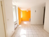 APPARTEMENT T2 A LOUER - ST ETIENNE PREFECTURE - 40 m2 - 400 &euro; charges comprises par mois