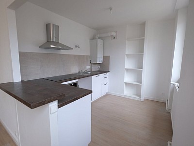 APPARTEMENT T3 A LOUER - ST ETIENNE CENTRE VILLE - 84.77 m2 - 730€ charges comprises par mois
