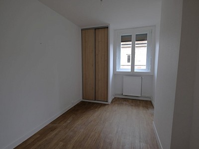 APPARTEMENT T3 A LOUER - ST ETIENNE CENTRE VILLE - 84.77 m2 - 730€ charges comprises par mois