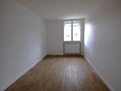 APPARTEMENT T3 A LOUER - ST ETIENNE CENTRE VILLE - 84.77 m2 - 730€ charges comprises par mois