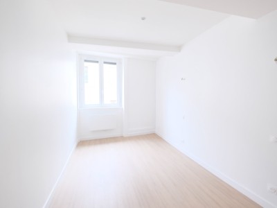 APPARTEMENT T3 A LOUER - ST ETIENNE CENTRE VILLE - 98.02 m2 - 840€ charges comprises par mois