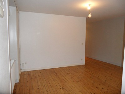 APPARTEMENT T3 A LOUER - ST ETIENNE CENTRE VILLE - 66.22 m2 - 505 € charges comprises par mois