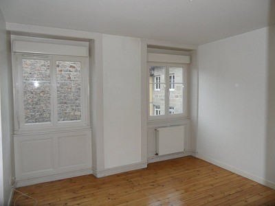 APPARTEMENT T3 A LOUER - ST ETIENNE CENTRE VILLE - 66.22 m2 - 505 € charges comprises par mois