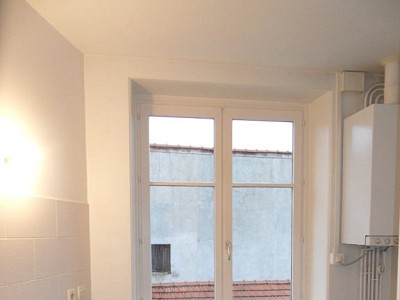 APPARTEMENT T3 A LOUER - ST ETIENNE CENTRE VILLE - 66.22 m2 - 505 € charges comprises par mois