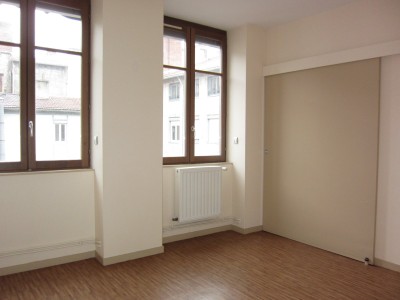 APPARTEMENT T3 A LOUER - ST ETIENNE CENTRE VILLE - 53.36 m2 - 490 € charges comprises par mois