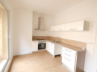 APPARTEMENT T3 A LOUER - ST ETIENNE CENTRE VILLE - 80.51 m2 - 845€ charges comprises par mois