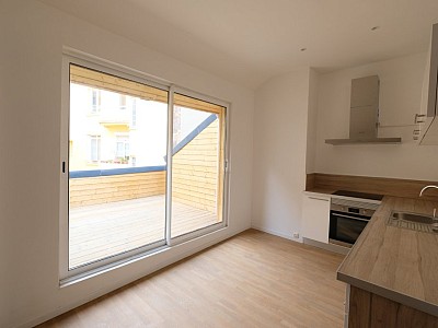 APPARTEMENT T3 A LOUER - ST ETIENNE CENTRE VILLE - 80.51 m2 - 845€ charges comprises par mois
