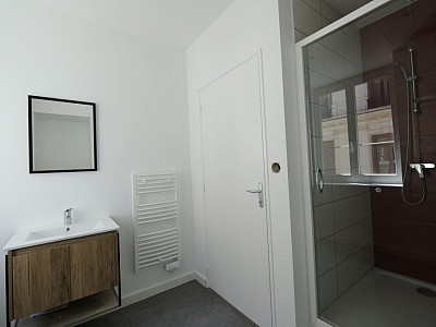 APPARTEMENT T3 A LOUER - ST ETIENNE CENTRE VILLE - 77.21 m2 - 740€ charges comprises par mois