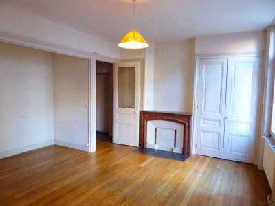 APPARTEMENT T3 A LOUER - ST ETIENNE CENTRE VILLE - 93.72 m2 - 650 &euro; charges comprises par mois