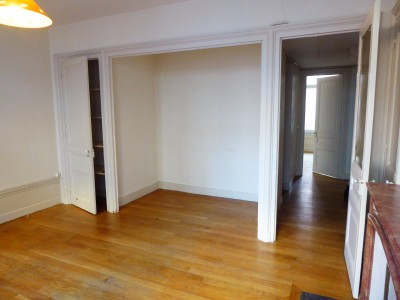 APPARTEMENT T3 A LOUER - ST ETIENNE CENTRE VILLE - 93.72 m2 - 650 &euro; charges comprises par mois