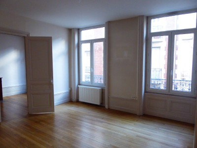 APPARTEMENT T3 A LOUER - ST ETIENNE CENTRE VILLE - 93.72 m2 - 650 &euro; charges comprises par mois