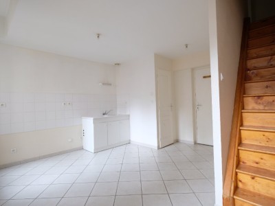 APPARTEMENT T3 A LOUER - ST ETIENNE CENTRE VILLE - 55.59 m2 - 470€ charges comprises par mois