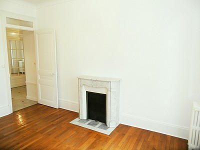 APPARTEMENT T3 A LOUER - ST ETIENNE CENTRE VILLE - 78.89 m2 - 550€ charges comprises par mois