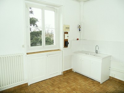 APPARTEMENT T3 A LOUER - ST ETIENNE CENTRE VILLE - 78.89 m2 - 550€ charges comprises par mois