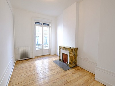 APPARTEMENT T3 A LOUER - ST ETIENNE CENTRE VILLE - 65.61 m2 - 560€ charges comprises par mois
