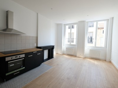 APPARTEMENT T3 A LOUER - ST ETIENNE CENTRE VILLE - 53 m2 - 590 € charges comprises par mois