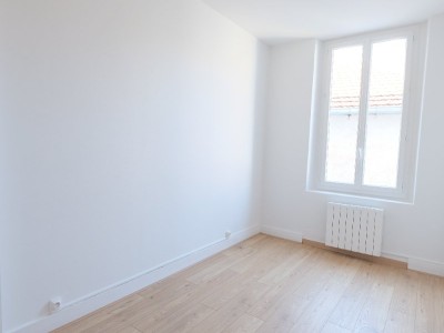 APPARTEMENT T3 A LOUER - ST ETIENNE CENTRE VILLE - 53 m2 - 590 € charges comprises par mois