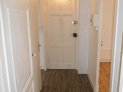 APPARTEMENT T3 A LOUER - ST ETIENNE CENTRE VILLE - 53 m2 - 390 € charges comprises par mois