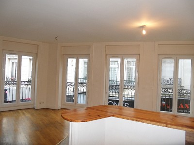 APPARTEMENT T3 A LOUER - ST ETIENNE CENTRE VILLE - 73 m2 - 596 € charges comprises par mois