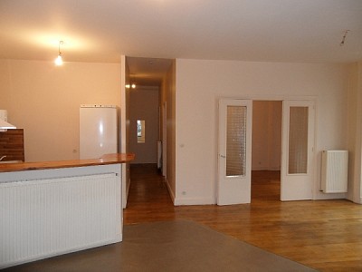 APPARTEMENT T3 A LOUER - ST ETIENNE CENTRE VILLE - 73 m2 - 596 € charges comprises par mois