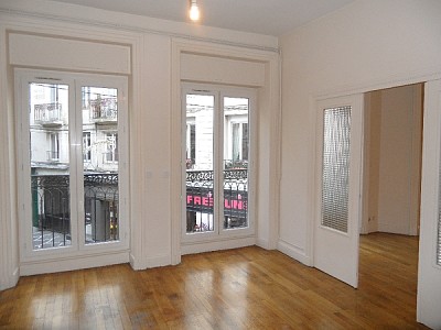 APPARTEMENT T3 A LOUER - ST ETIENNE CENTRE VILLE - 73 m2 - 596 € charges comprises par mois