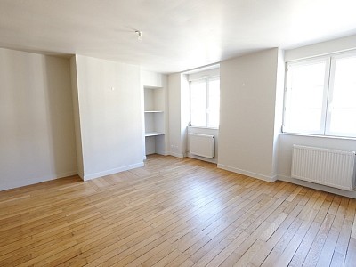 APPARTEMENT T3 A LOUER - ST ETIENNE CENTRE VILLE - 62 m2 - 595 € charges comprises par mois