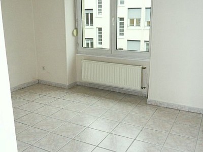 APPARTEMENT T3 A LOUER - ST ETIENNE CENTRE VILLE - 85.94 m2 - 550€ charges comprises par mois