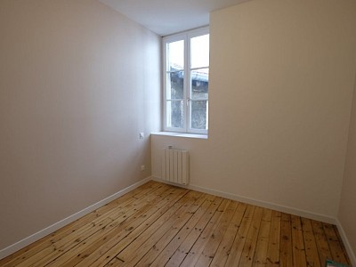 APPARTEMENT T3 A LOUER - ST ETIENNE CENTRE VILLE - 71.62 m2 - 665€ charges comprises par mois