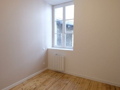 APPARTEMENT T3 A LOUER - ST ETIENNE CENTRE VILLE - 71.62 m2 - 665€ charges comprises par mois