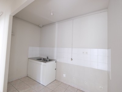 APPARTEMENT T3 A LOUER - ST ETIENNE CENTRE VILLE - 60.21 m2 - 495 € charges comprises par mois